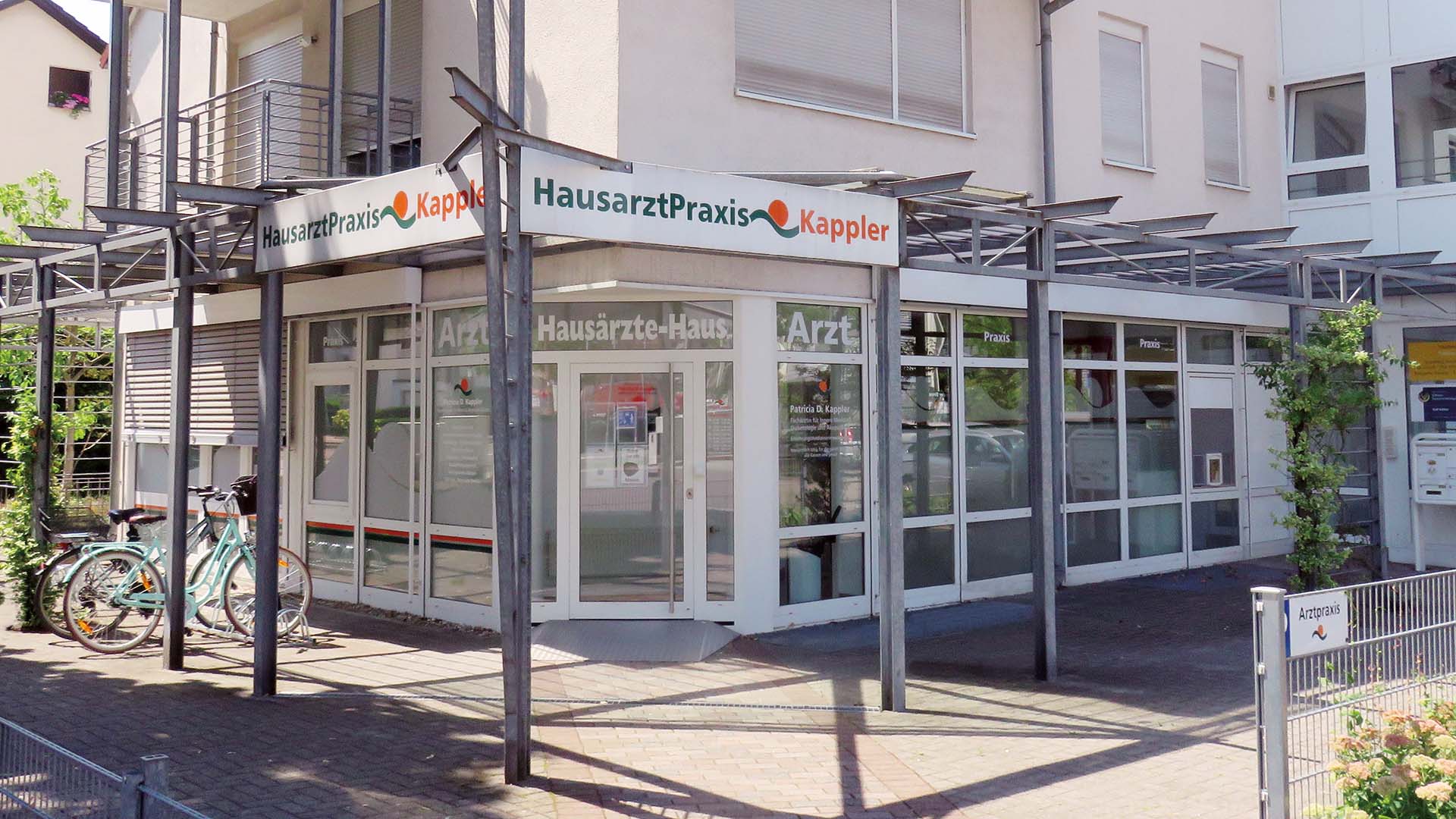 Praxisaußenansicht Praxisaußenansicht